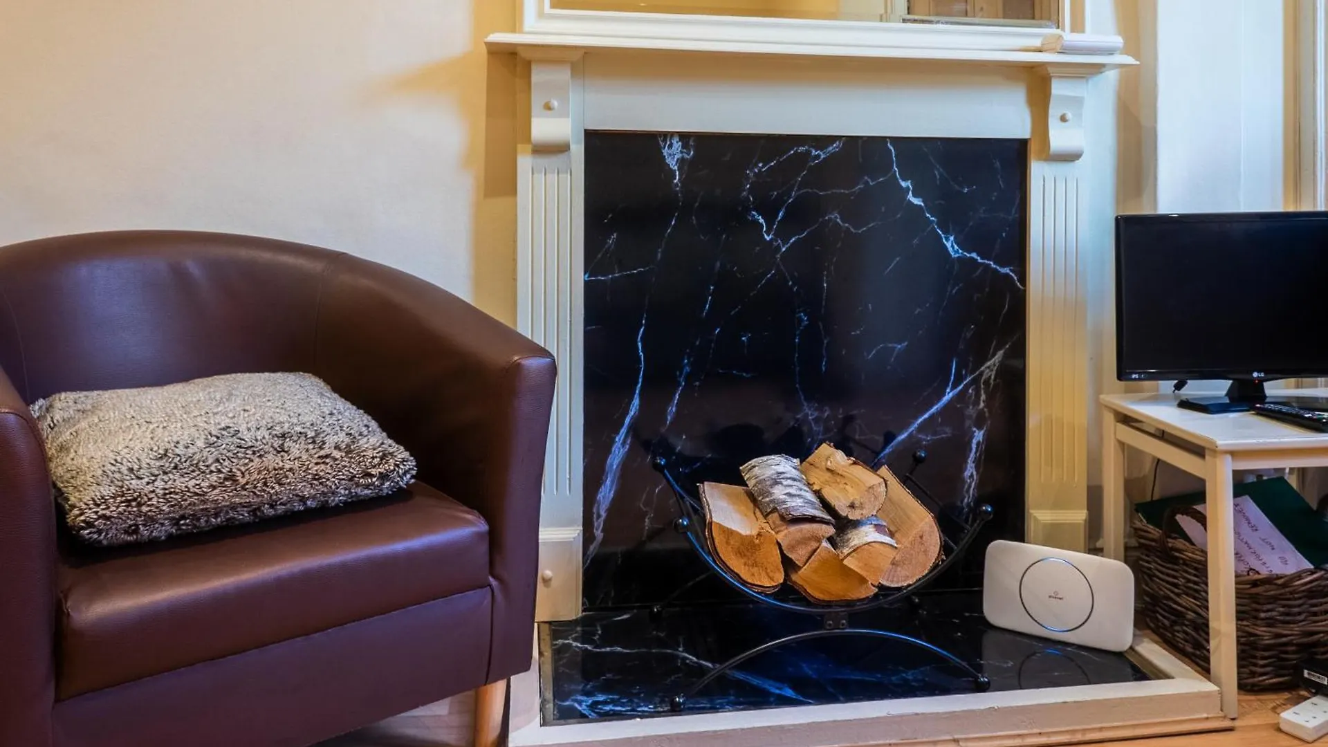 Cosy And Modern Apartment In Central Εδιμβούργο