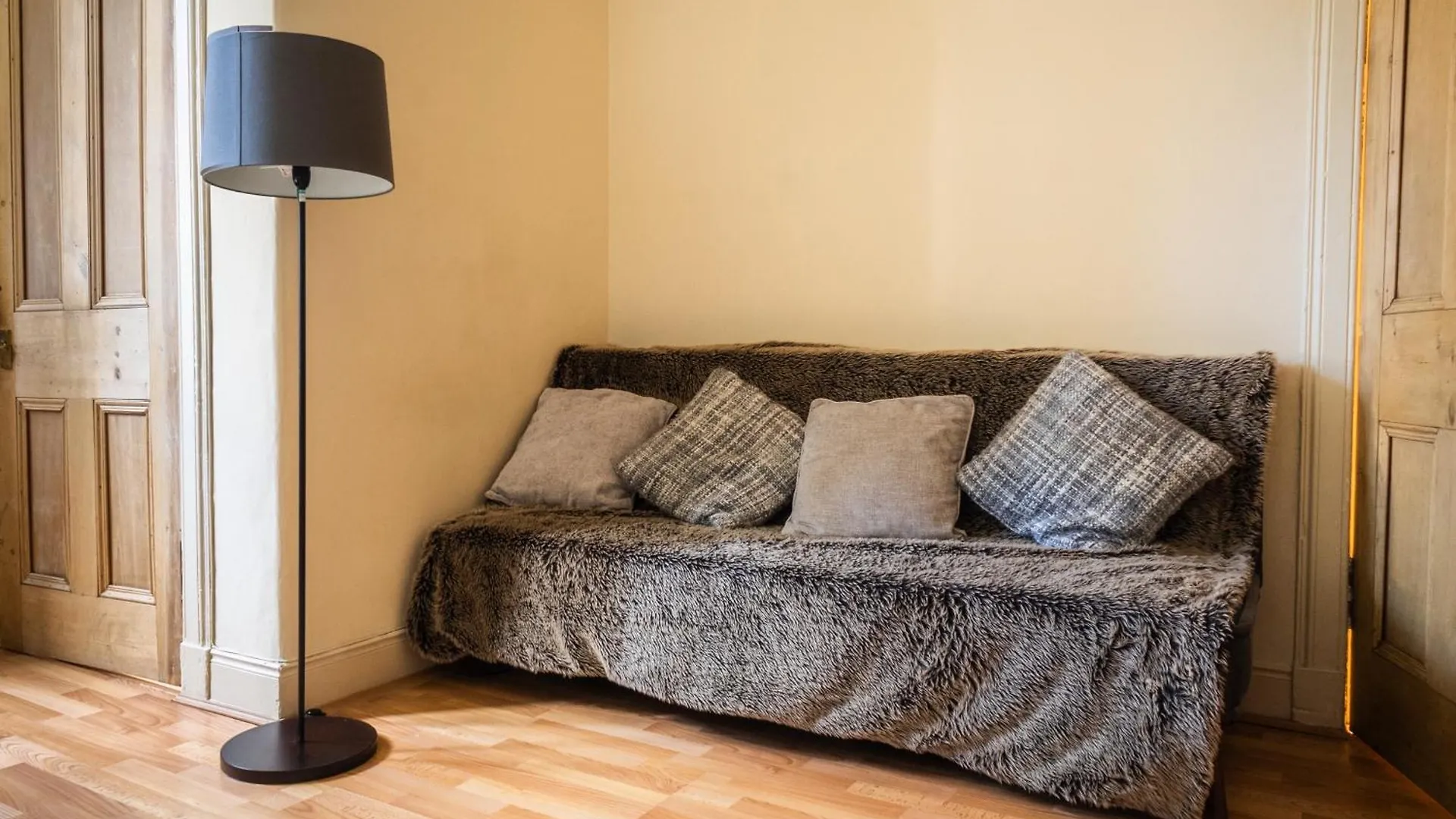 Cosy And Modern Apartment In Central Εδιμβούργο